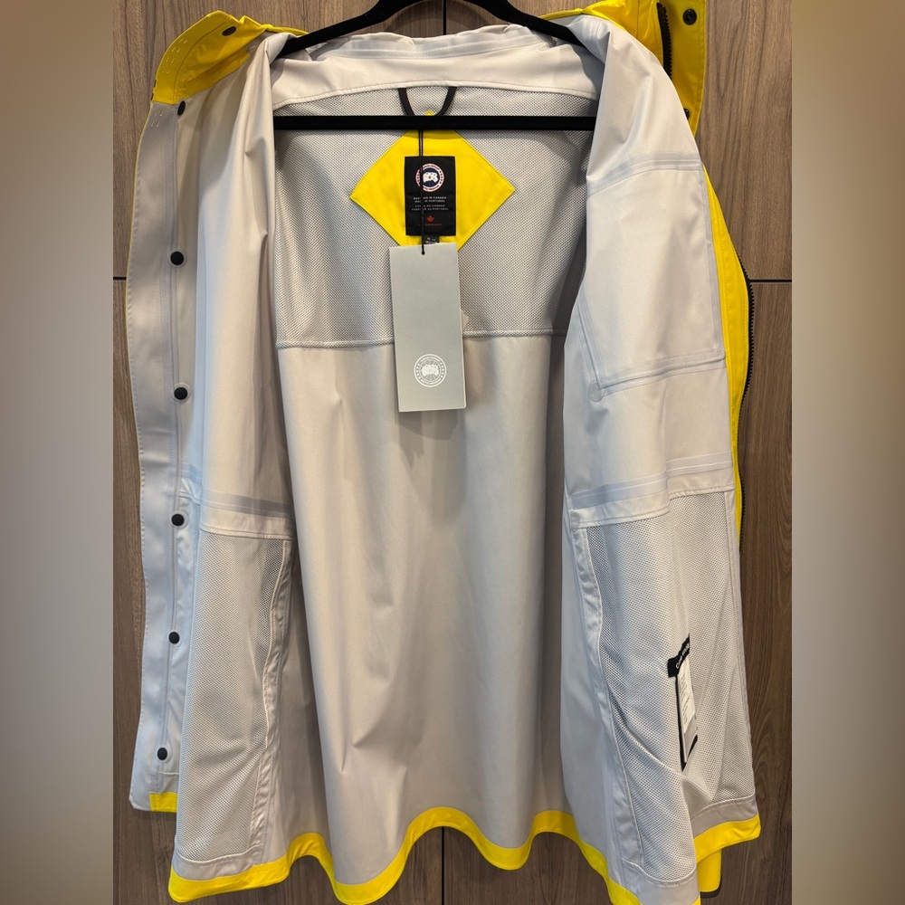 Canada Goose Nanaimo Windproof/Waterproof Jacket In Overboard Yellow - Picture 10 of 15
